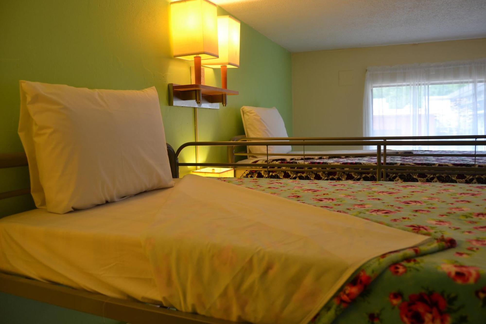 Cascades Inn Bloomington Dış mekan fotoğraf